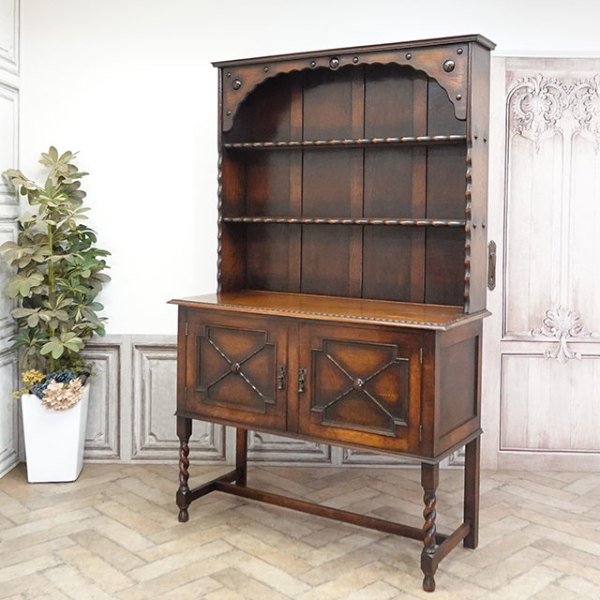 �A���e�B�[�N�E�L���r�l�b�g