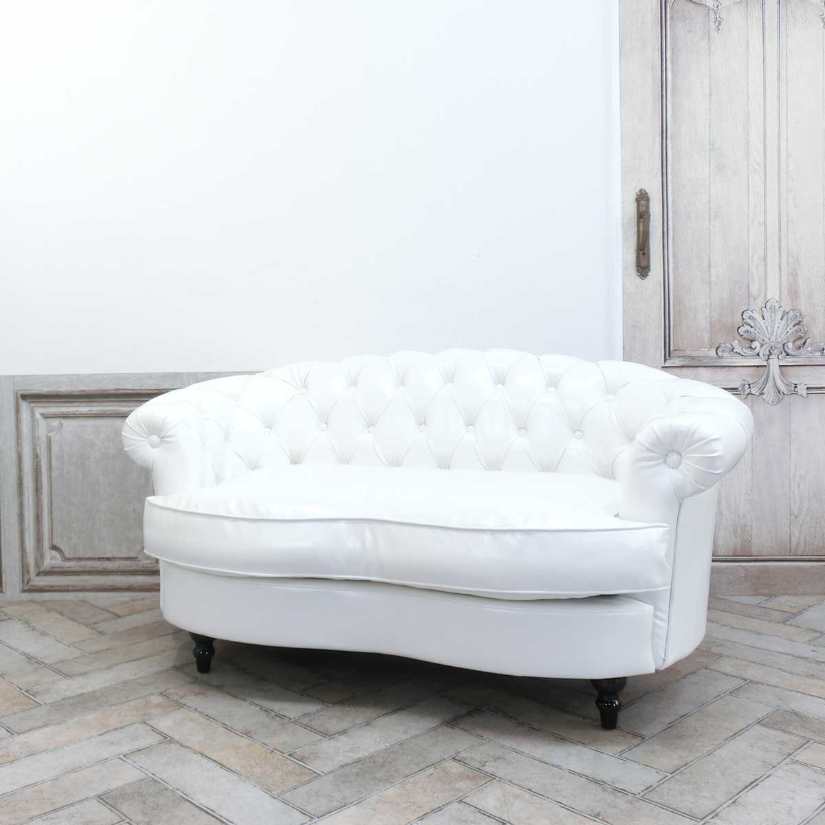 アンティーク調2人掛けソファ アンティーク調のおしゃれな2人掛けソファ、チェスターフィールド